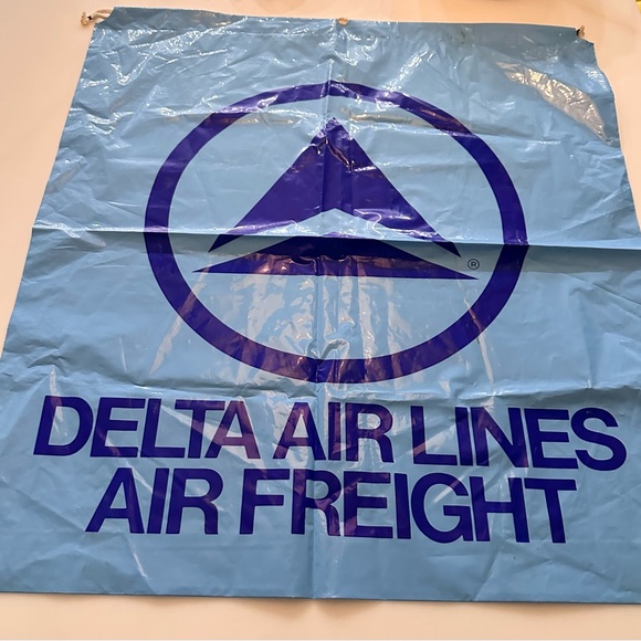 Vintage Delta Airlines AIR FREIGHT Large Plastic Drawstring Bag Blue 26” x 28” - Picture 5 of 10